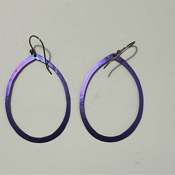 Holly Yashi Elegant Purple Oval Earrings - Picture 2 of 2